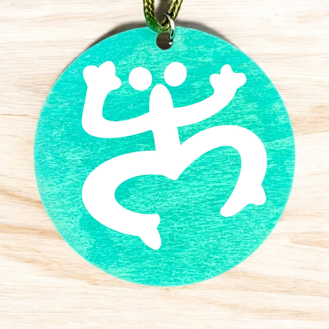 Coqui pendant necklace